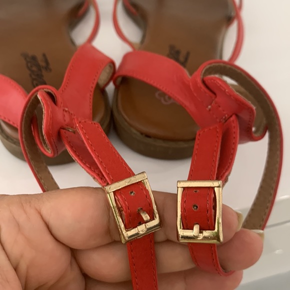 ModCloth Red Strappy Sandals size 10 - Picture 10 of 12